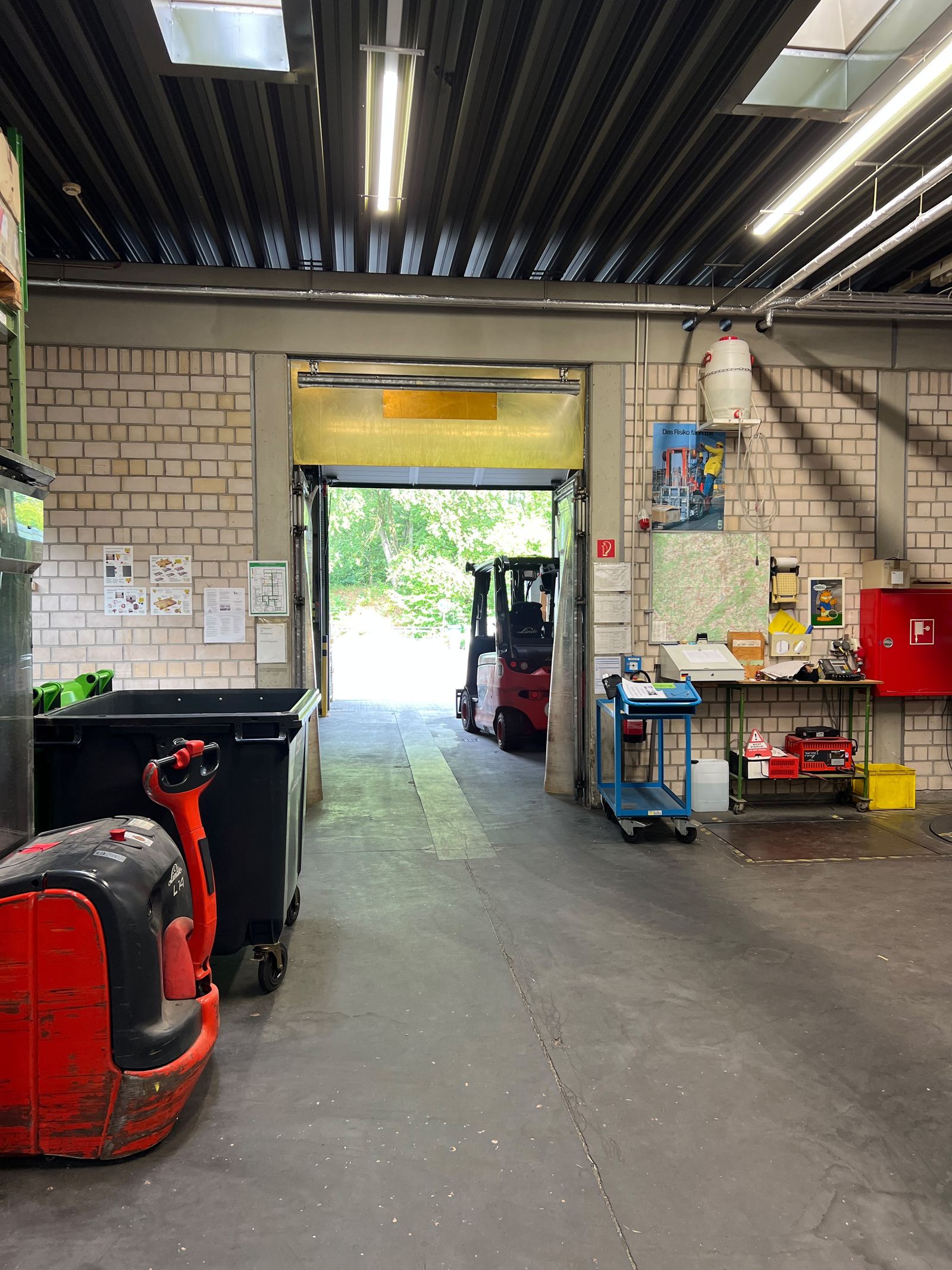 Blick in die Lagerhalle